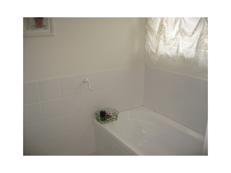 5 Guillan Place, Parkes NSW 2870