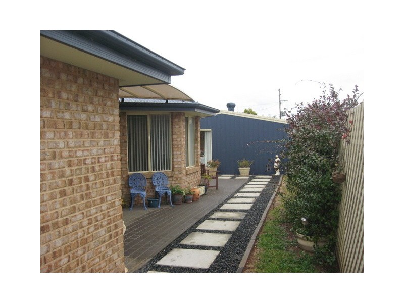 5 Guillan Place, Parkes NSW 2870