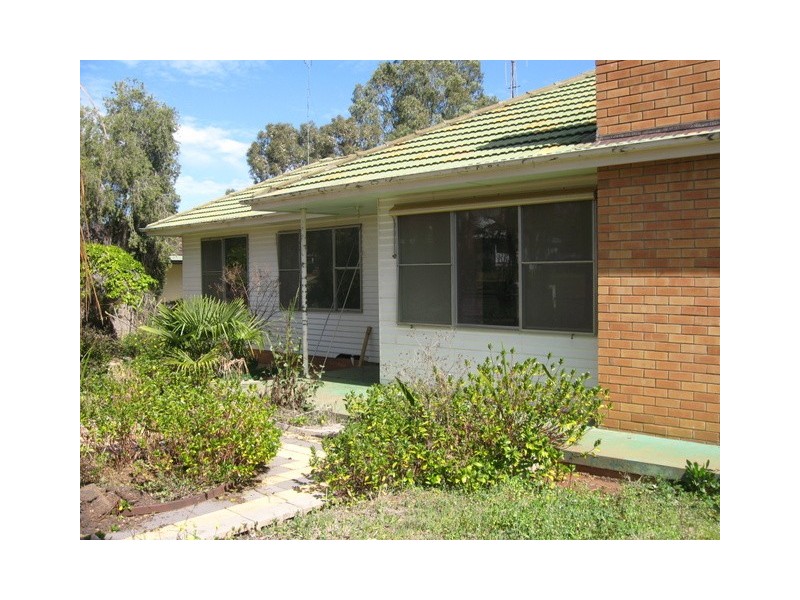 108 Euchie Street, Peak Hill NSW 2869