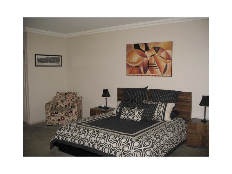 300 Nash Street, Parkes NSW 2870
