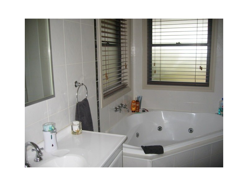 300 Nash Street, Parkes NSW 2870