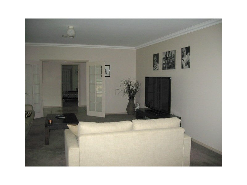 300 Nash Street, Parkes NSW 2870