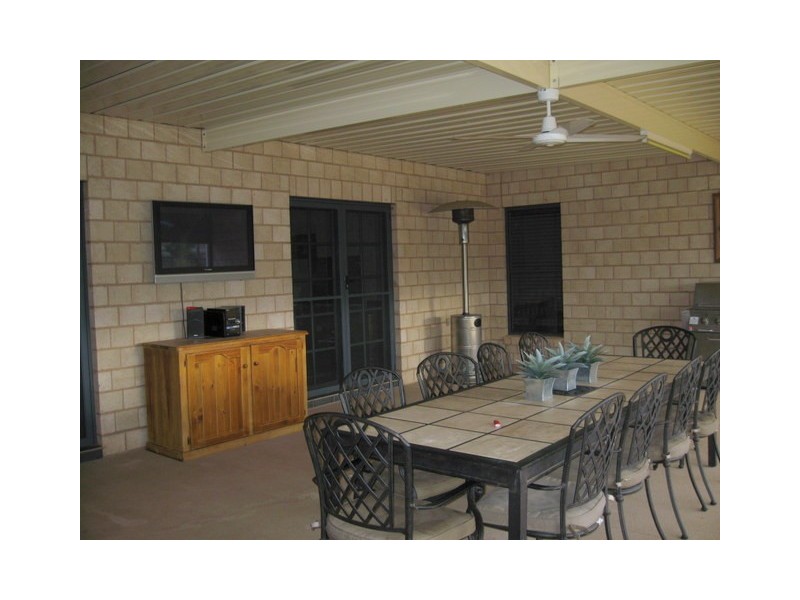 300 Nash Street, Parkes NSW 2870