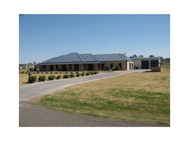 300 Nash Street, Parkes NSW 2870