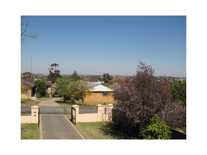 12 Boazman Avenue, Parkes NSW 2870