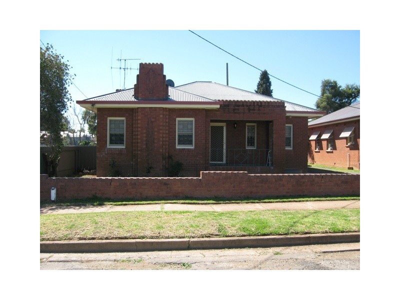 4 Rose Street, Parkes NSW 2870