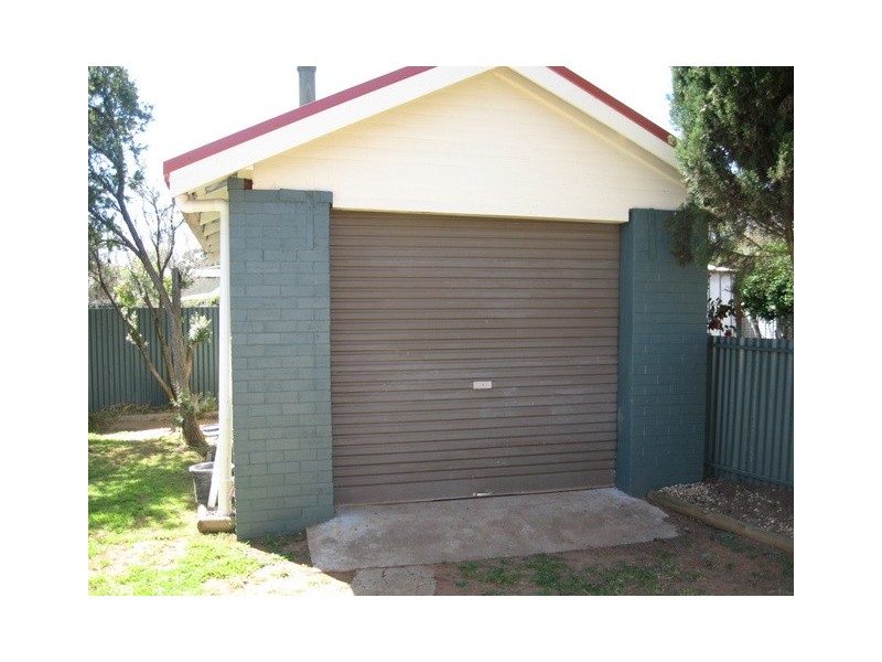 4 Rose Street, Parkes NSW 2870