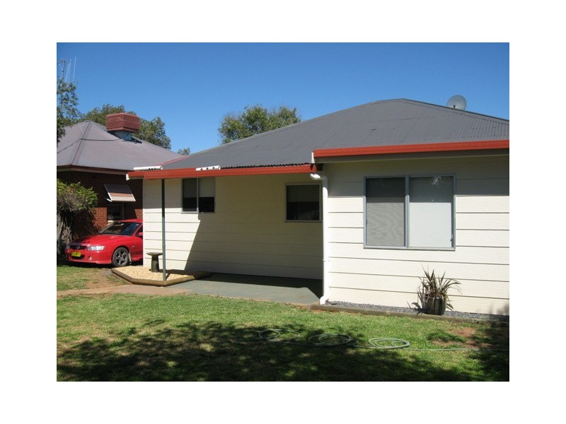 4 Rose Street, Parkes NSW 2870