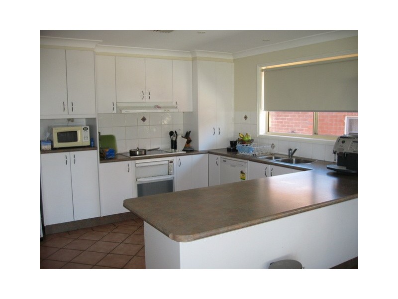 6 Caledonia Street, Parkes NSW 2870