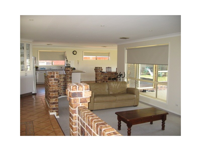 6 Caledonia Street, Parkes NSW 2870