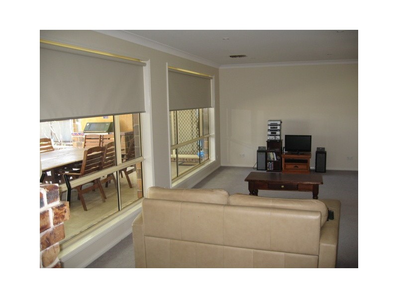 6 Caledonia Street, Parkes NSW 2870