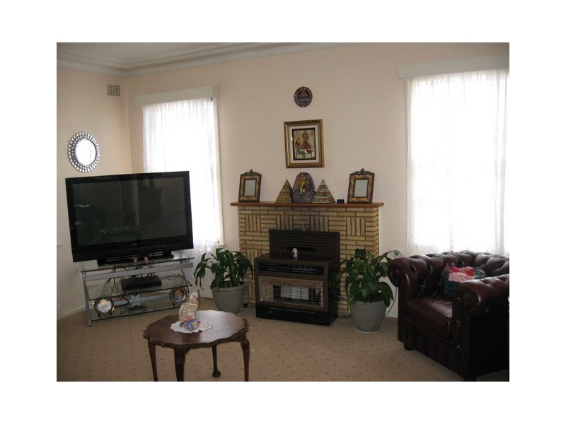 7 Hooley Street, Parkes NSW 2870