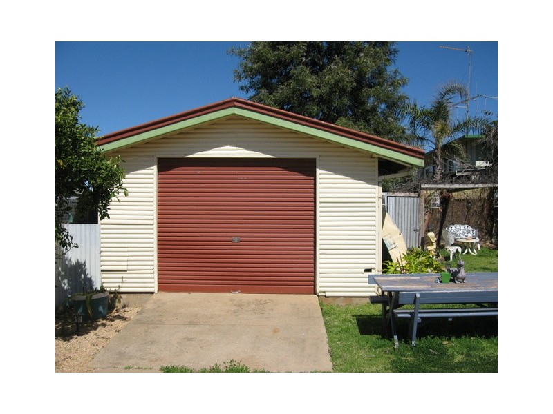 7 Hooley Street, Parkes NSW 2870