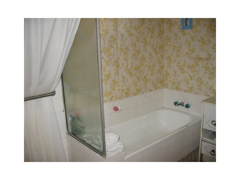 7 Hooley Street, Parkes NSW 2870