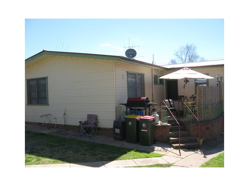 7 Hooley Street, Parkes NSW 2870