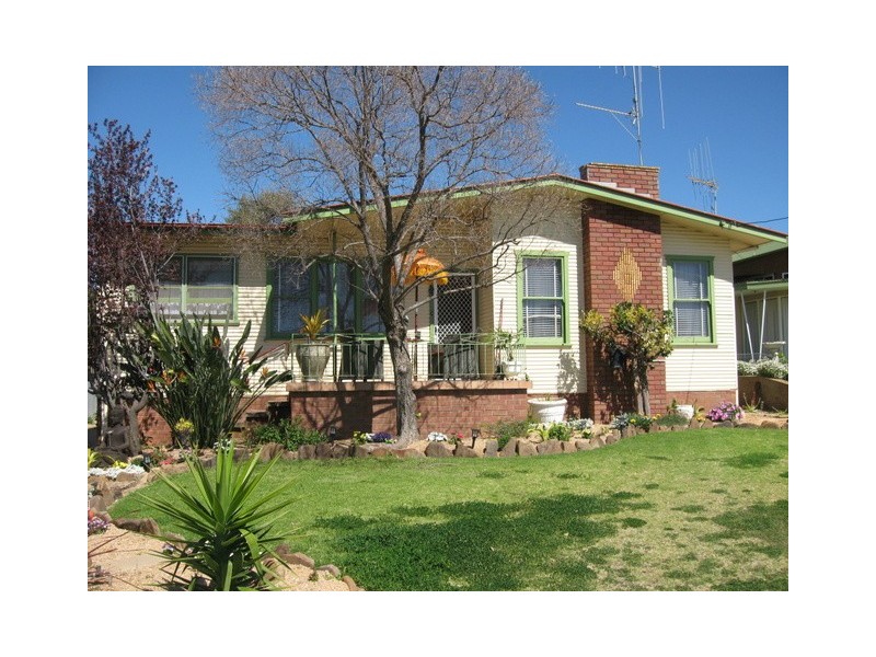 7 Hooley Street, Parkes NSW 2870