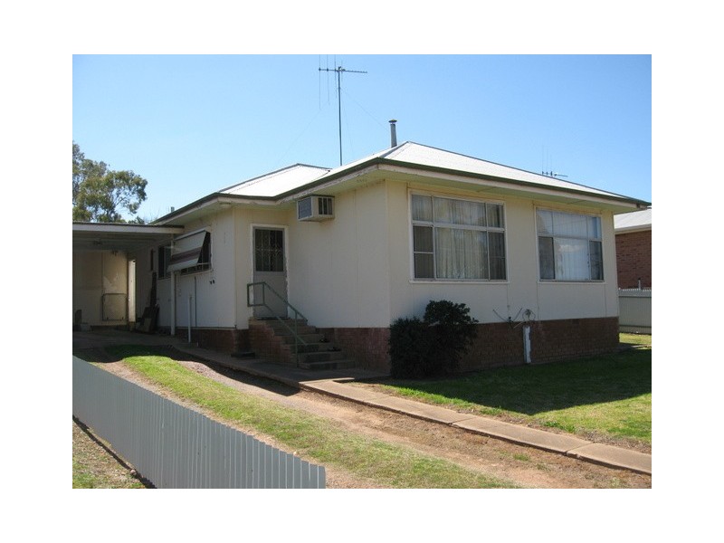 104 Mitchell Street, Parkes NSW 2870