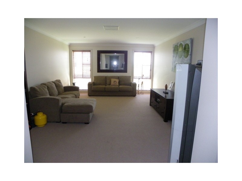 11 Avoca Place, Parkes NSW 2870