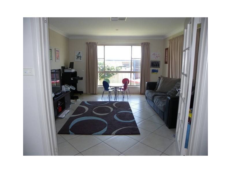 11 Avoca Place, Parkes NSW 2870