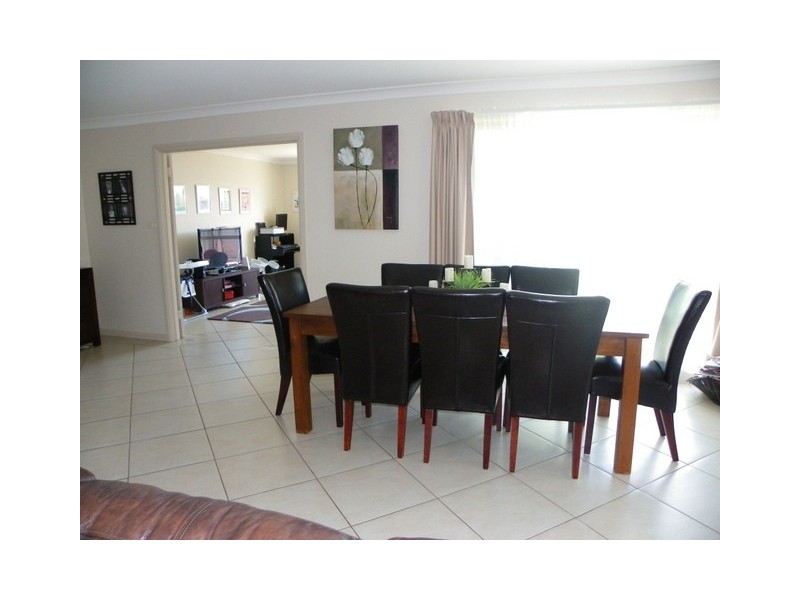 11 Avoca Place, Parkes NSW 2870