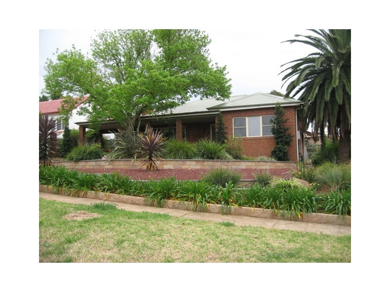 6 Want Street, Parkes NSW 2870
