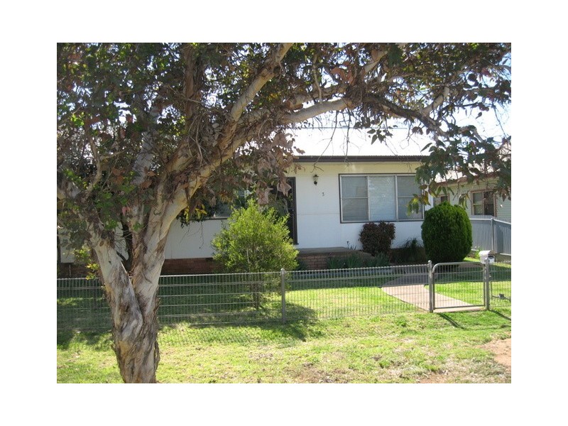 3 Melbourne Street, Parkes NSW 2870