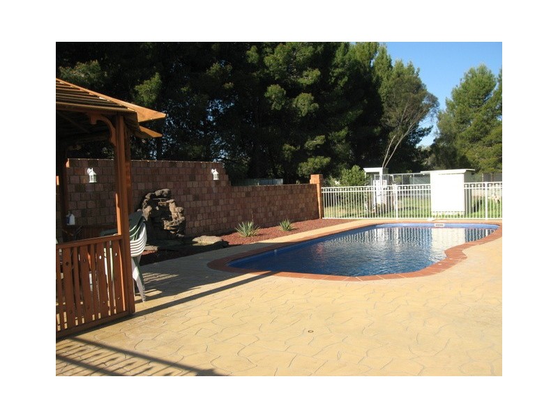 6 Coolabah Drive, Parkes NSW 2870