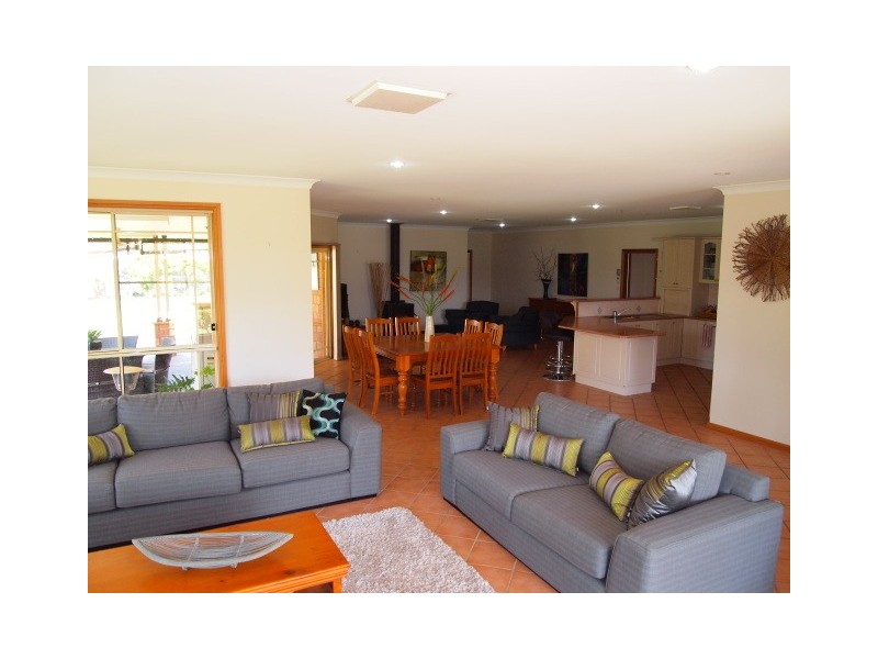 6 Coolabah Drive, Parkes NSW 2870