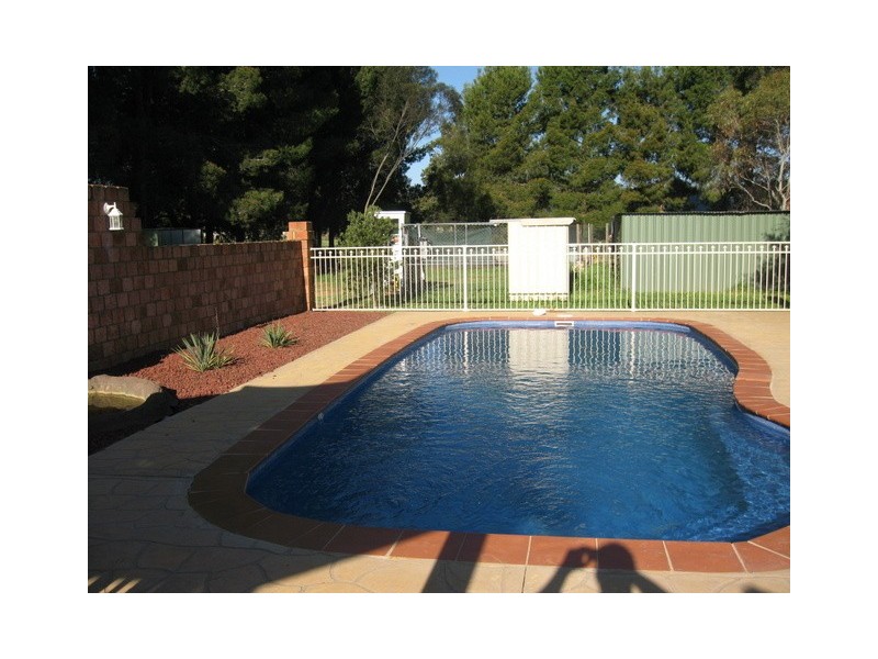 6 Coolabah Drive, Parkes NSW 2870