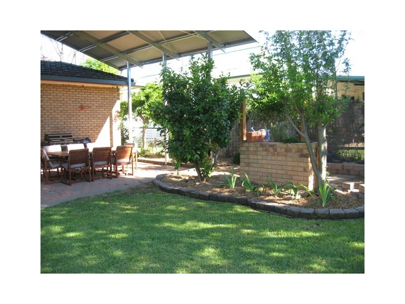 1 Hedgerow Avenue, Parkes NSW 2870