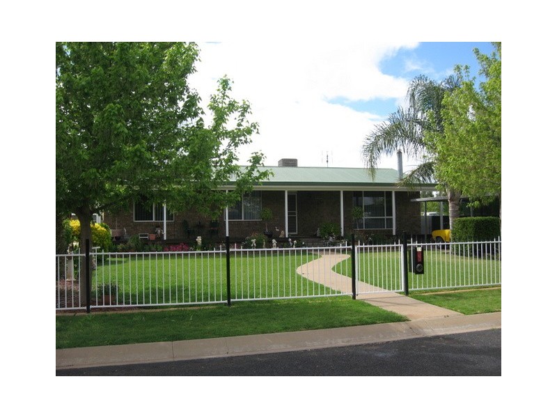 29 Paterson Street, Parkes NSW 2870
