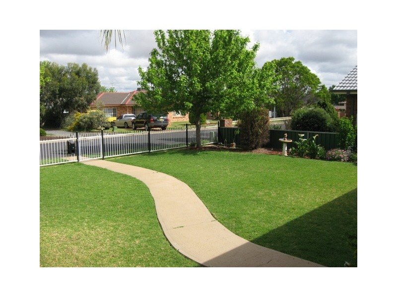 29 Paterson Street, Parkes NSW 2870