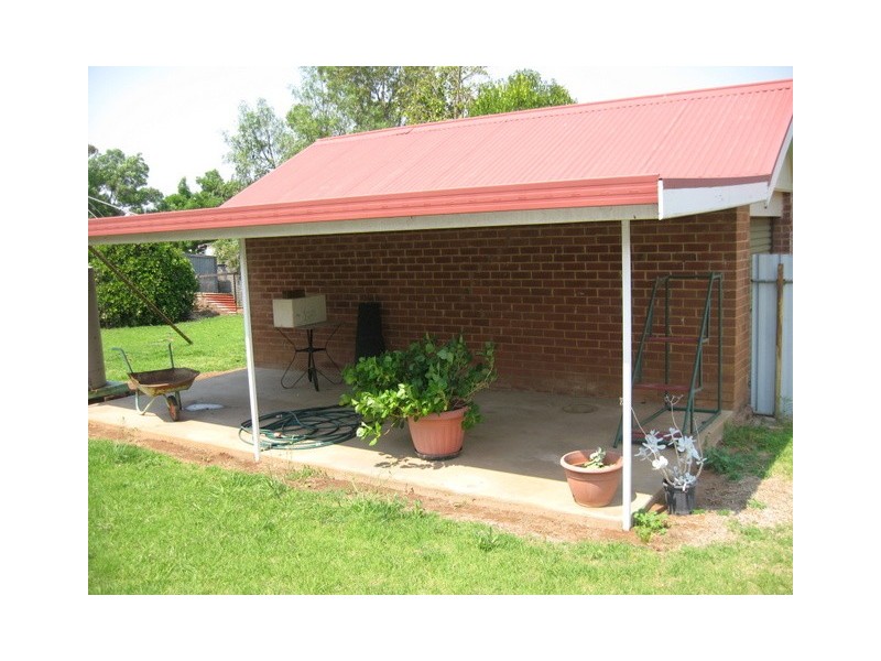 77 Victoria Street, Parkes NSW 2870