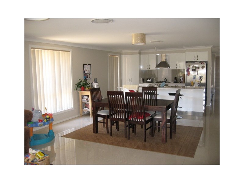 13 Basil Ave, Parkes NSW 2870