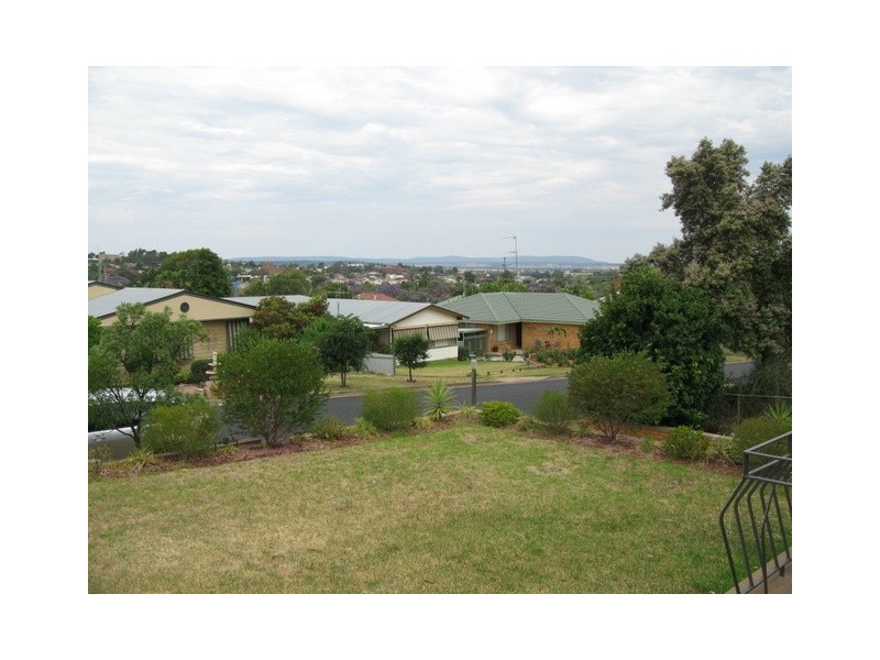 6 Lorger Street, Parkes NSW 2870
