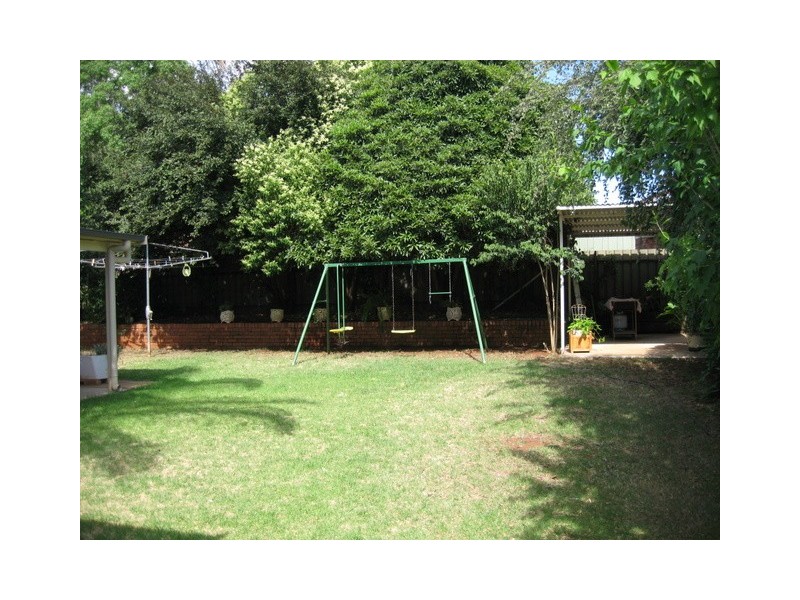 18 Danilenko Street, Parkes NSW 2870