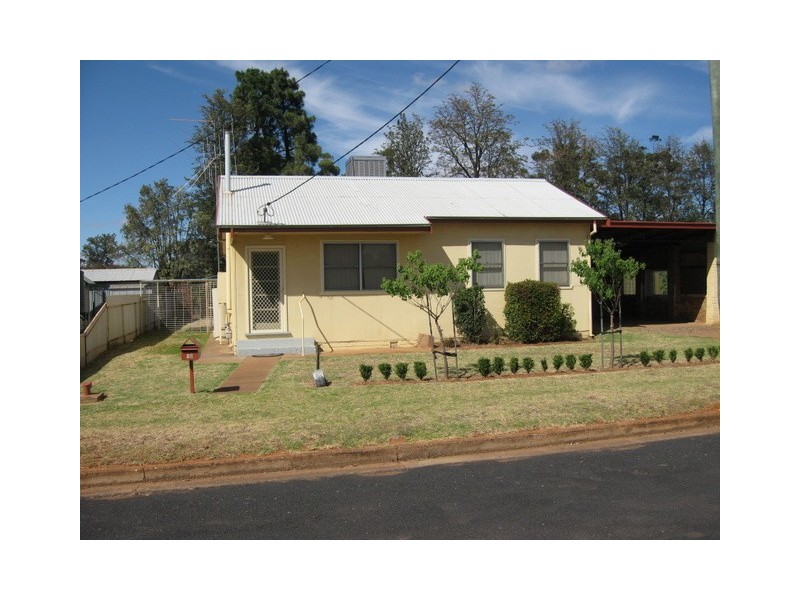 13 Macarthur Street, Parkes NSW 2870
