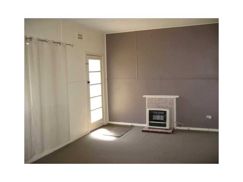 13 Macarthur Street, Parkes NSW 2870