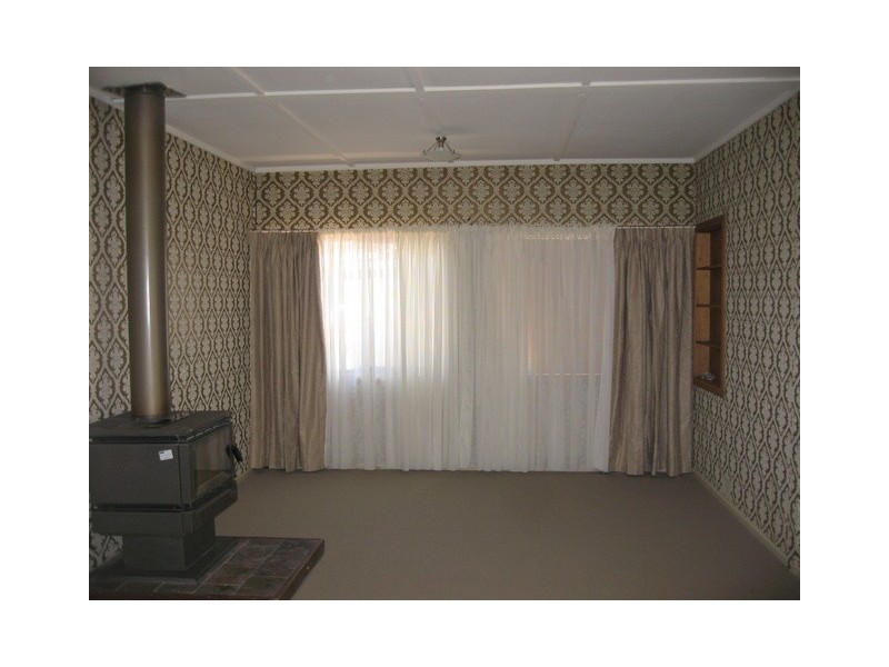111 Dalton Street, Parkes NSW 2870