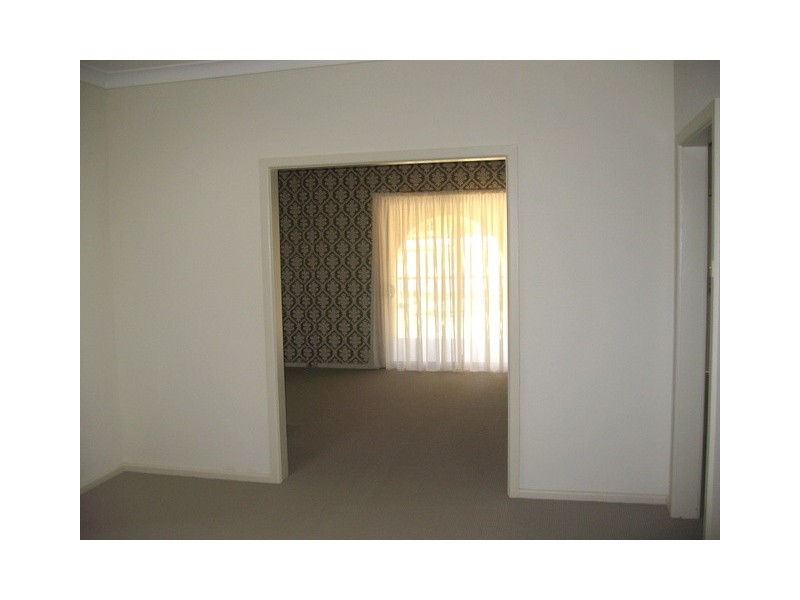 111 Dalton Street, Parkes NSW 2870