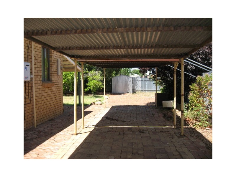 111 Dalton Street, Parkes NSW 2870