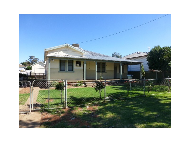 5 Carrington Street, Parkes NSW 2870