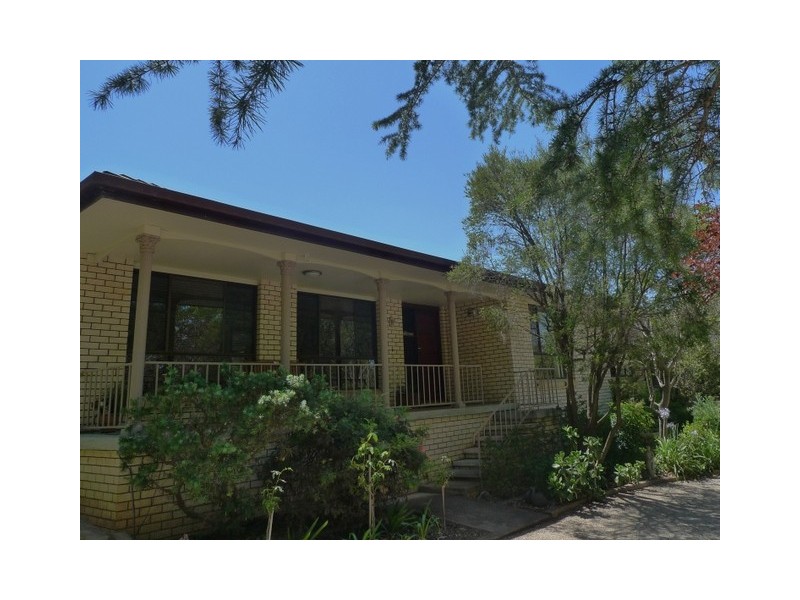 25 Albert Street, Parkes NSW 2870