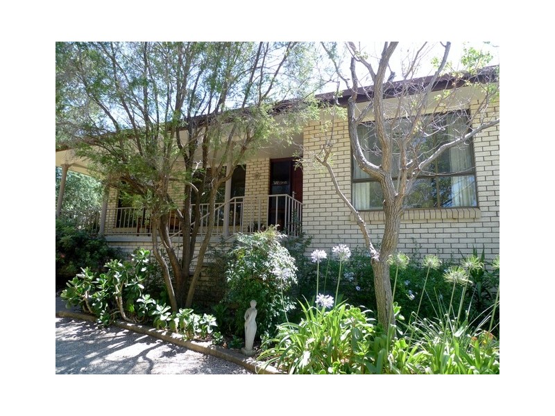 25 Albert Street, Parkes NSW 2870