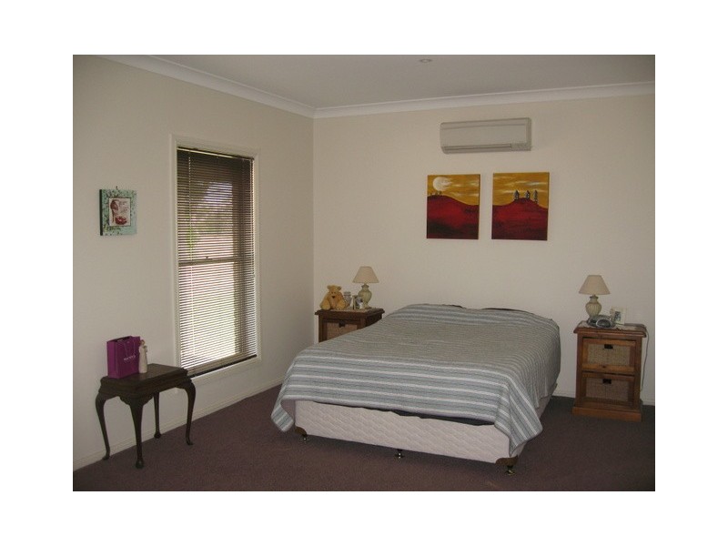 286 Nash St, Parkes NSW 2870