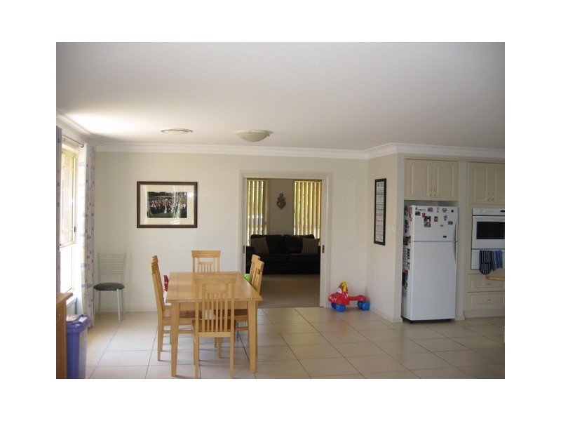 20 Arana Place, Parkes NSW 2870