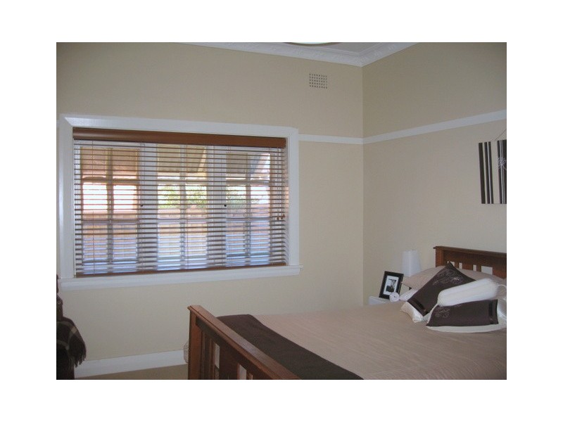 6 Rees Avenue, Parkes NSW 2870