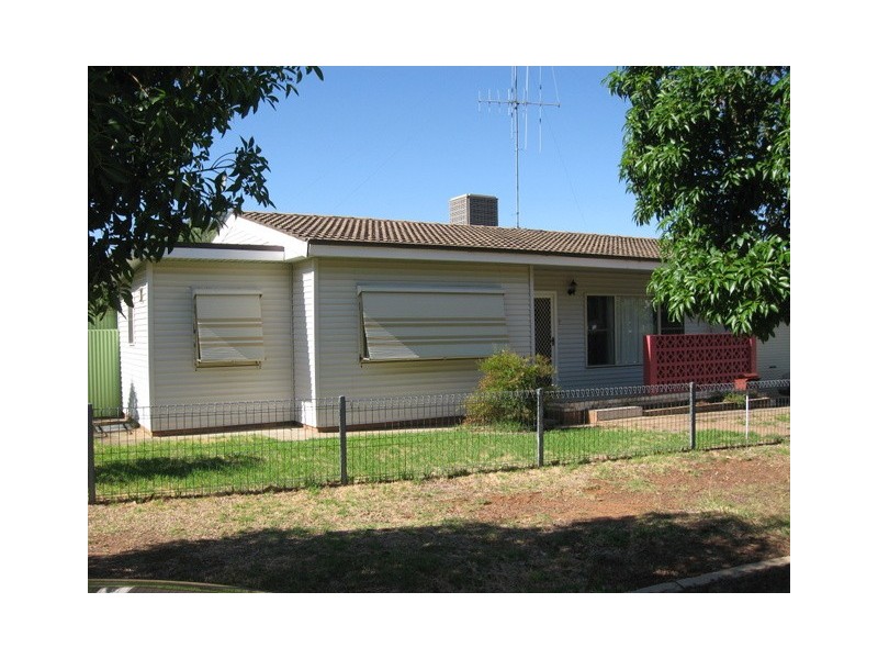 15 Victoria Street, Parkes NSW 2870