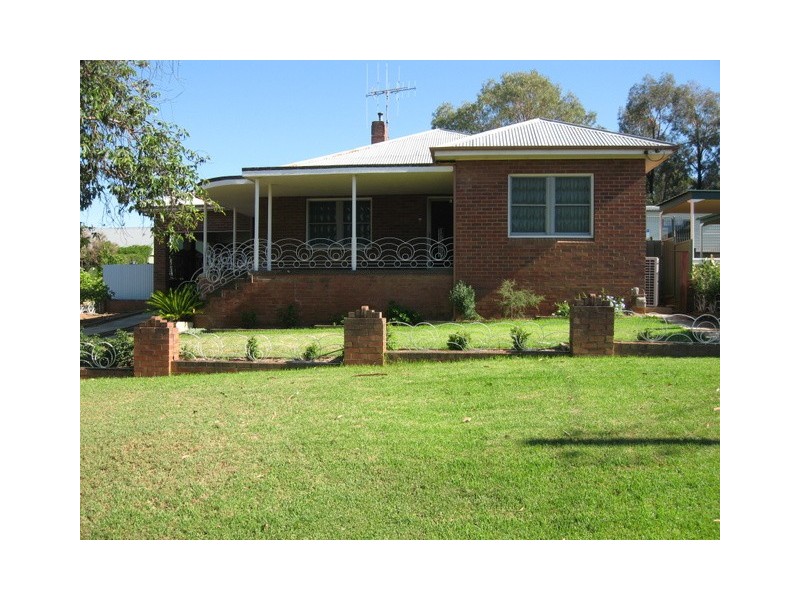 28 Wentworth St, Parkes NSW 2870