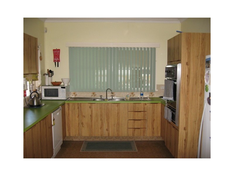 28 Wentworth St, Parkes NSW 2870